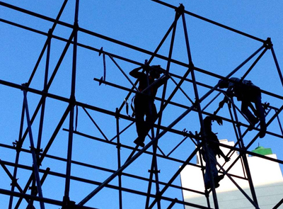 如何安全架设和使用门式脚手架